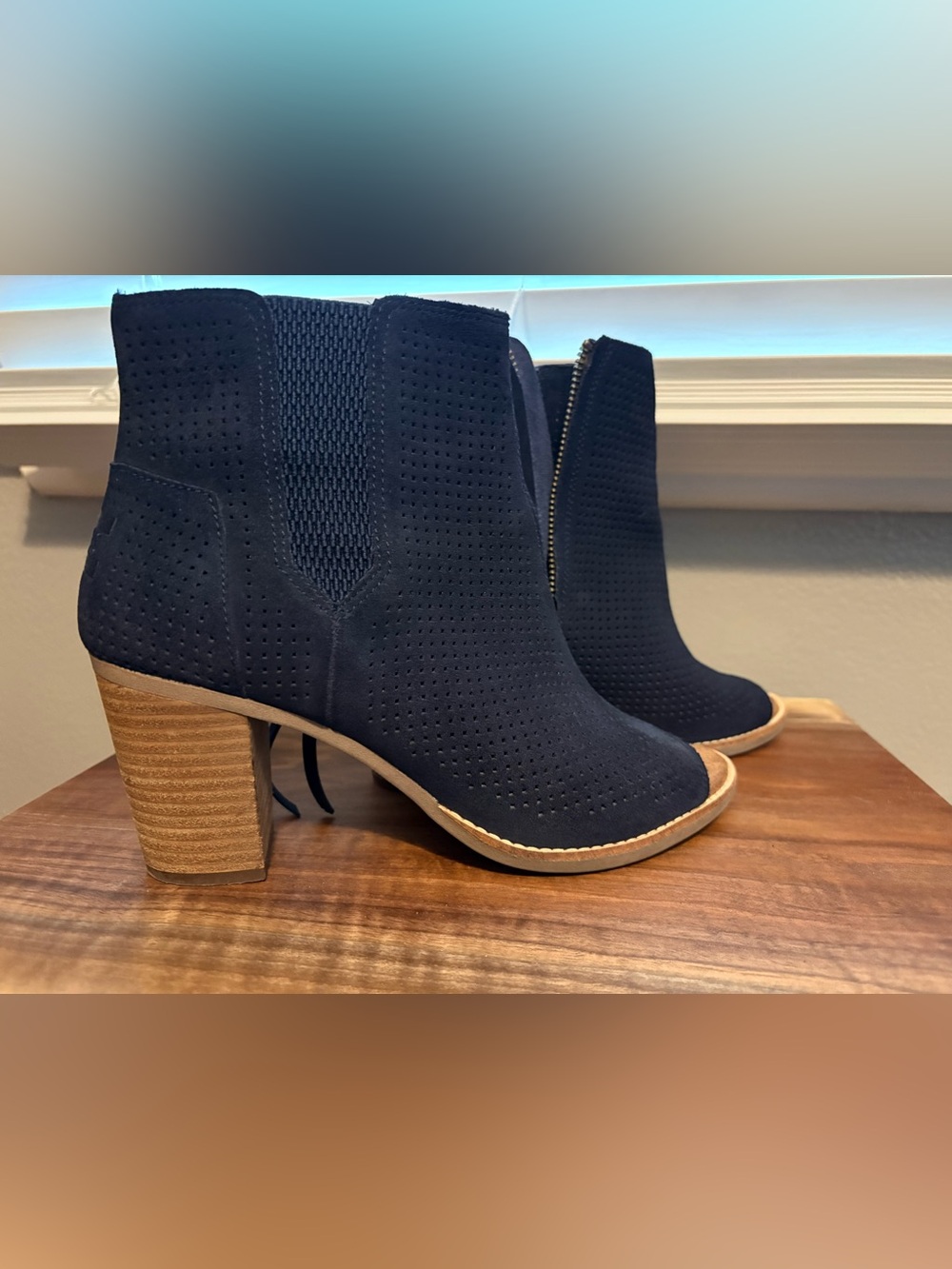 Toms Majorca Navy Peep Toe Bootie Perforated Suede Black Women's Size 9